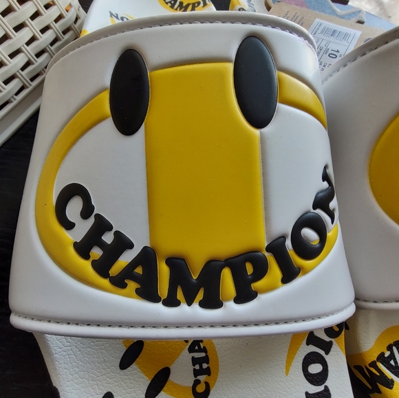 Champion IPO Smiley Face slides. Size 10. - Picture 5 of 5